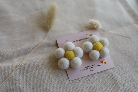 Daisy Flower Earrings