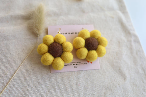 Daisy Flower Earrings