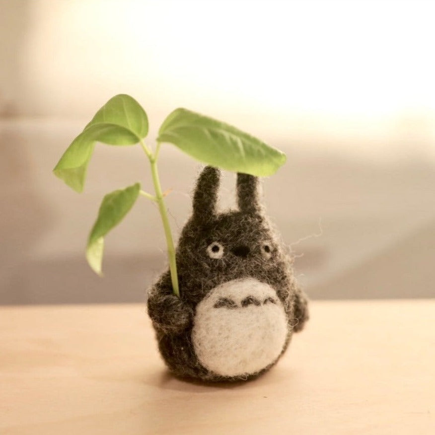 Felted Mini Totoro Vase kit