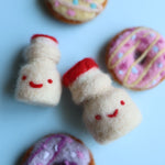 Load image into Gallery viewer, Felted Yakult couple Kit
